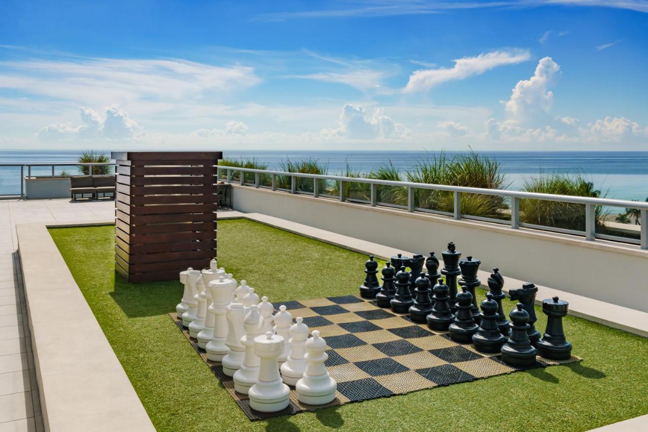 Costa Hollywood Beach Resort - An All Suite Hotel Exterior photo