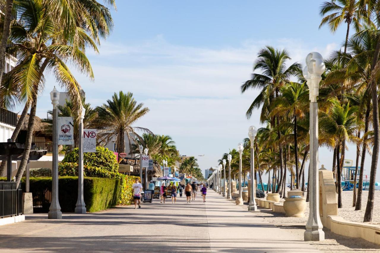 Costa Hollywood Beach Resort - An All Suite Hotel Exterior photo