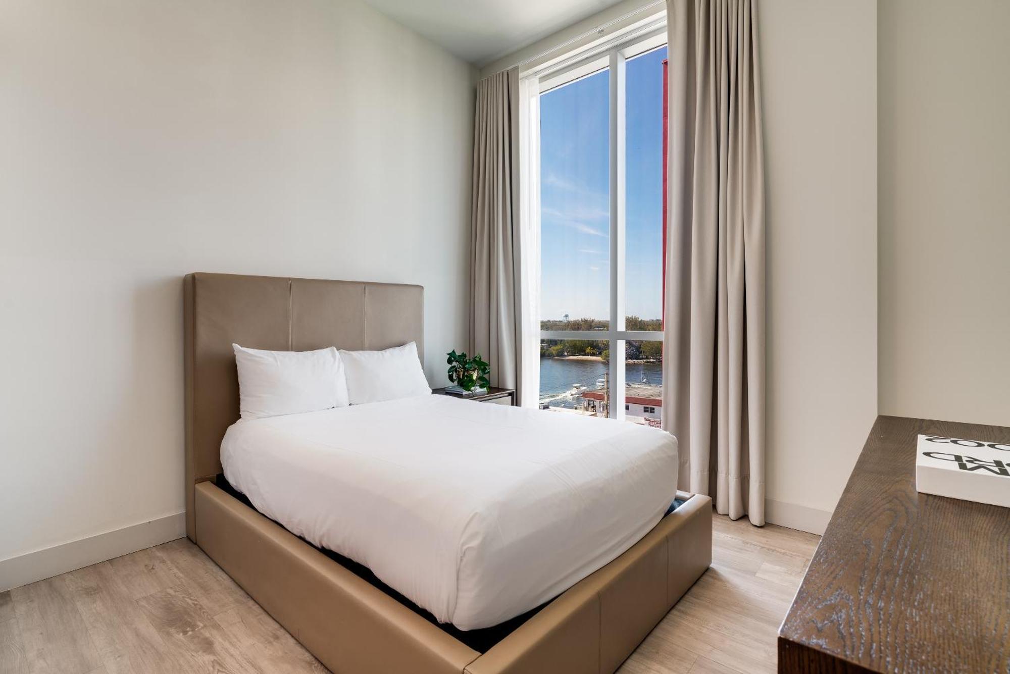 Costa Hollywood Beach Resort - An All Suite Hotel Exterior photo