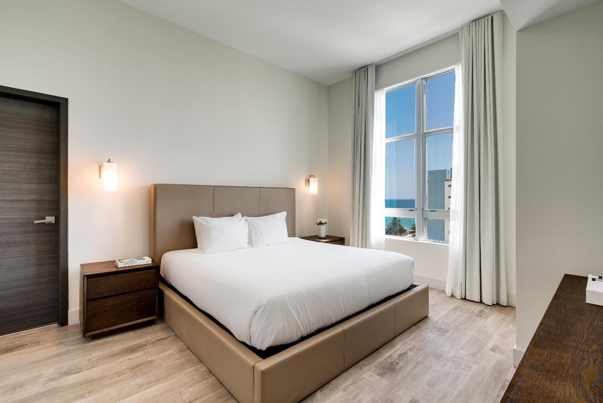 Costa Hollywood Beach Resort - An All Suite Hotel Exterior photo